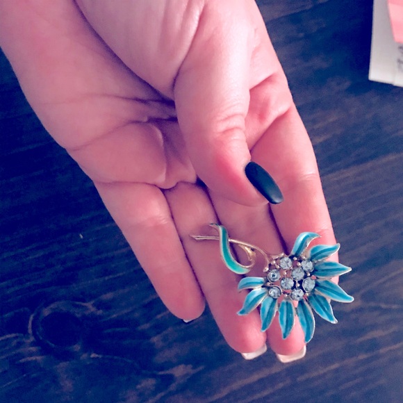 VTG Blue Flower w/CZ Diamond Studs Center Brooch - Picture 6 of 14